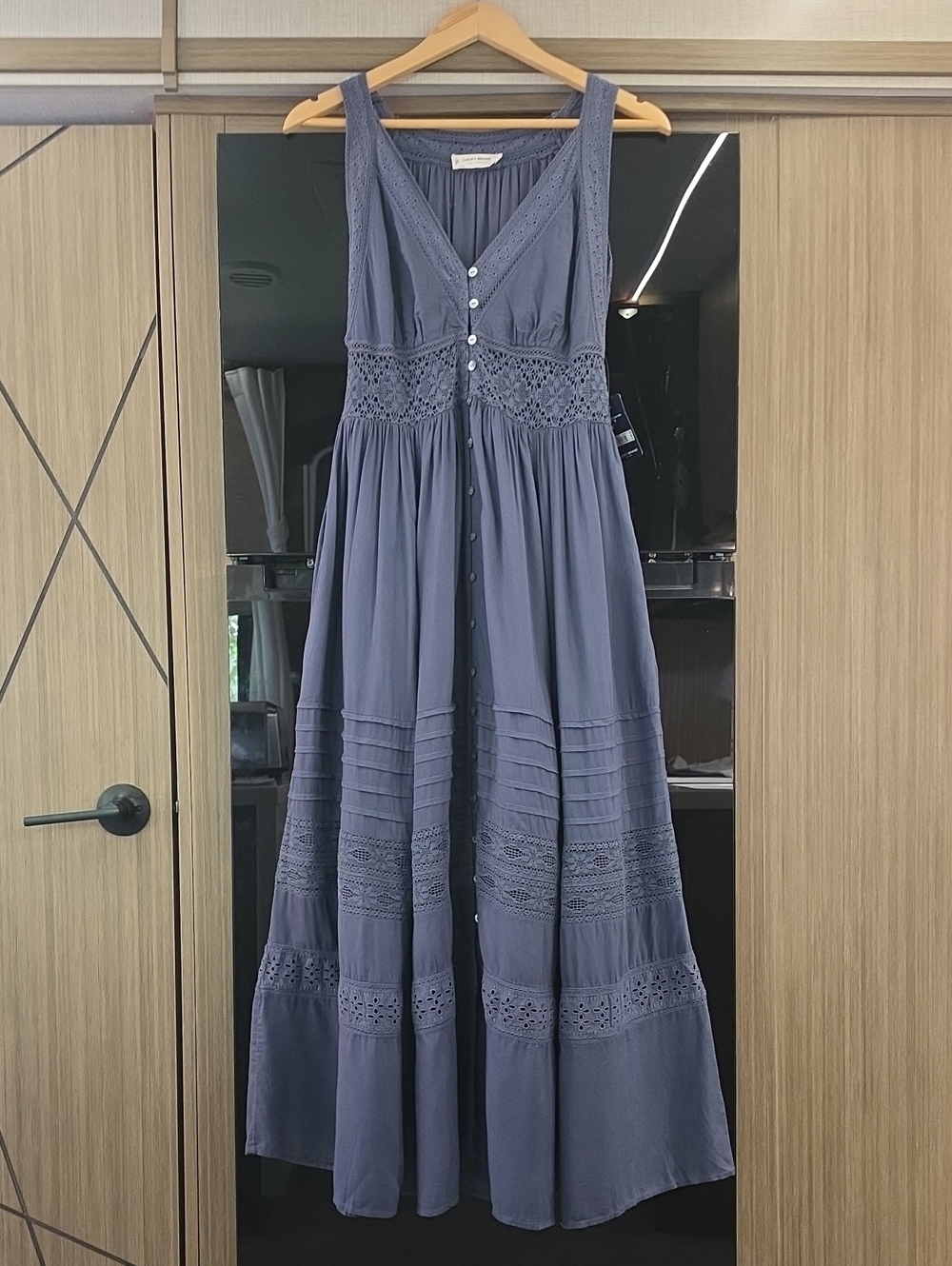 🦋NWT, EMBROIDERED BUTTON UP MAXI/MIDI COTTON DRESS" BY " LUCKY BRAND!